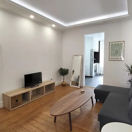 アパート Cozy 1br - Arroios Area | By Airnest リスボン